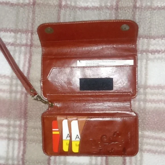 Cornmi womens leather wristlet - Picture 12 of 16